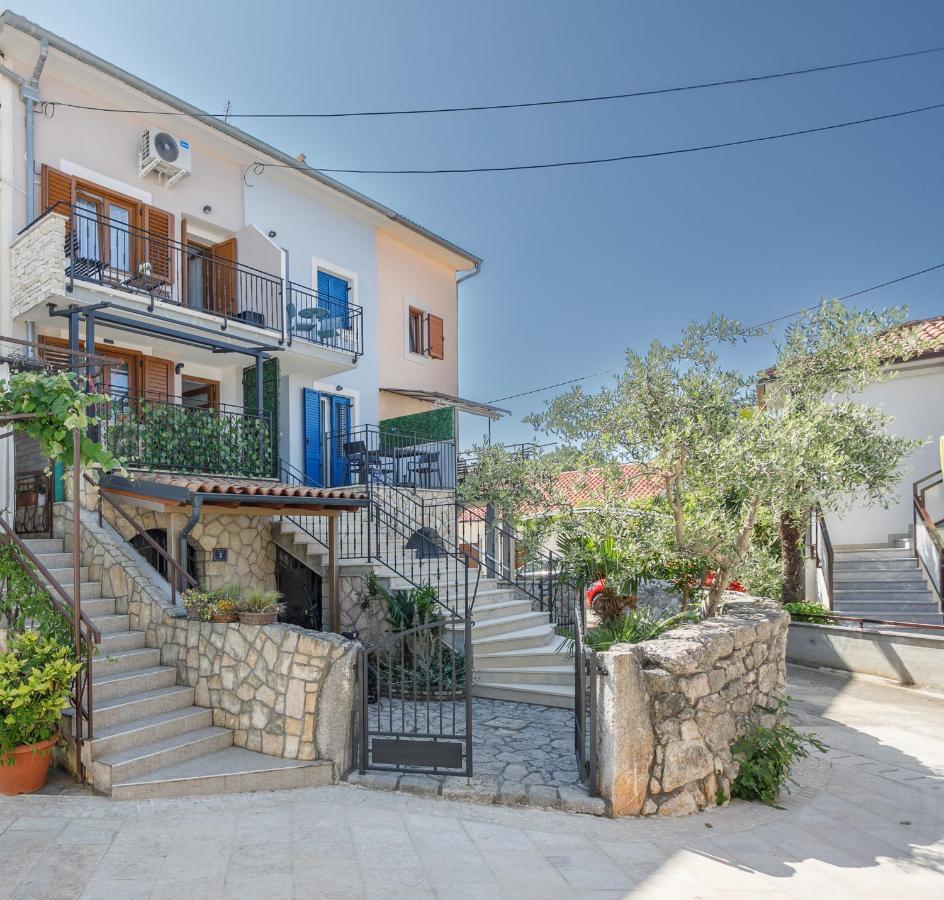 Apartmen Plus U Centru Blizu Plaze Njivice Εξωτερικό φωτογραφία