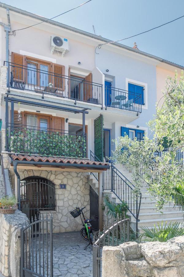 Apartmen Plus U Centru Blizu Plaze Njivice Εξωτερικό φωτογραφία