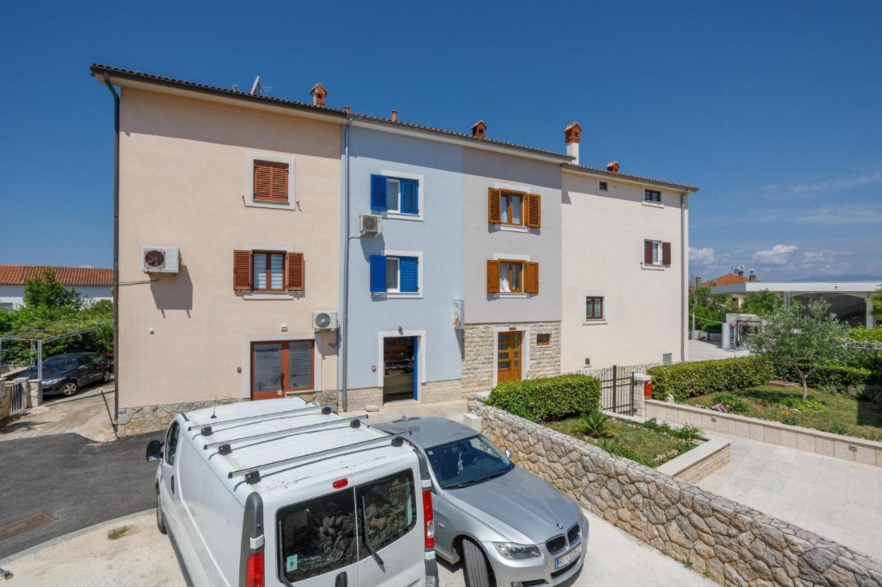Apartmen Plus U Centru Blizu Plaze Njivice Εξωτερικό φωτογραφία